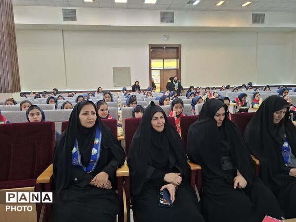 برگزاری مراسم یاوران انقلاب در دبستان آرمینه مصلی نژاد ناحیه ۶ مشهد 