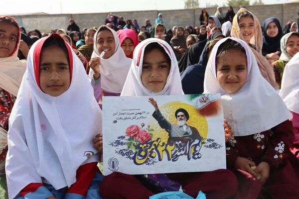 حضور پرشور شیعه و سنی دهستان رمشک در یوم‌الله ۲۲ بهمن