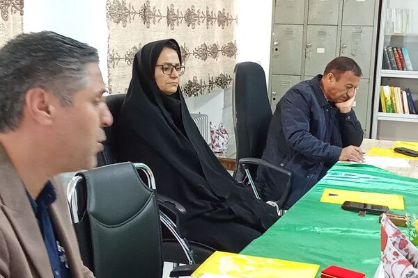 برگزاری جلسه قطبی مدیران در دبیرستان پورغلامی بهارستان‌۲