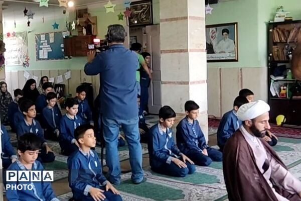 برپایی نماز جماعت در مدارس ناحیه دو شهرری 