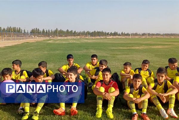 راه اندازی مدرسه فوتبال پسران باشگاه پر سیمرغ شهر حبیب آباد