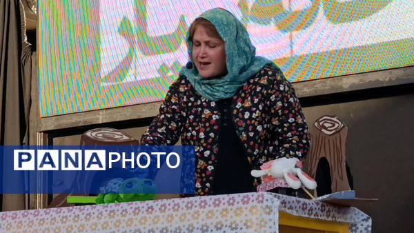 تماشاخانه سیار در شهر سفیددشت 