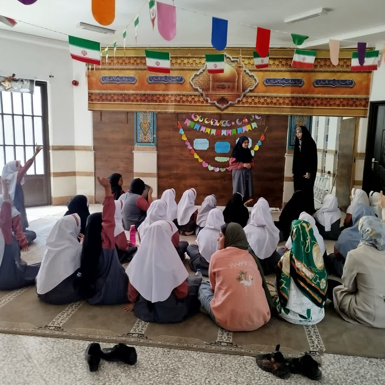 برپایی دومین دوره اردوی جهادی دانشجومعلمان قم در روستای مومن‌آباد