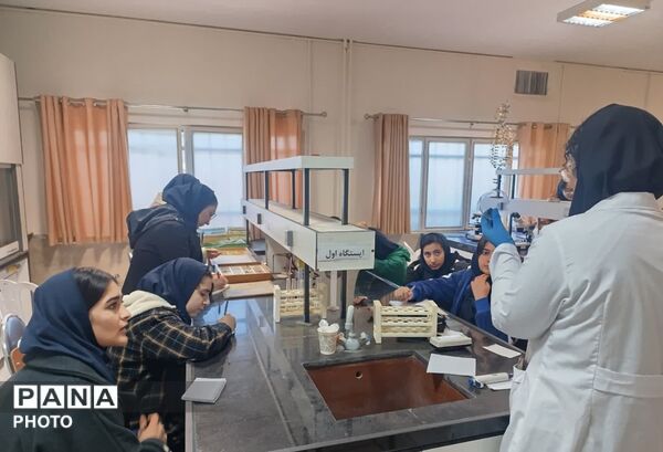 کارگاه علمی،آموزشی دانش‌آموزان دبیرستان اهل‌البیت(ع) ناحیه ۴ کرج
