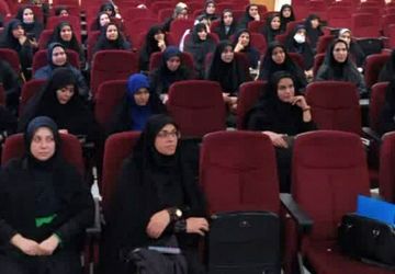  توجه به فضای مجازی در دنیای امروز  بر زندگی نوجوانان، به‌ویژه دختران، نقش حیاتی دارد