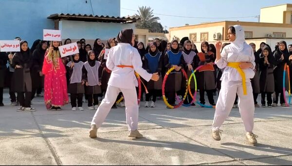 هفته «تربیت بدنی» در دبیرستان نمونه دولتی عترت شهرستان جاسک