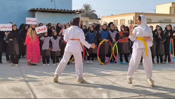 هفته «تربیت بدنی» در دبیرستان نمونه دولتی عترت شهرستان جاسک