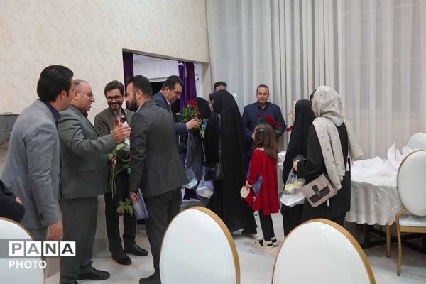 تجلیل از خبرنگاران و فعالان رسانه‌ای بجنورد به مناسبت روز خبرنگار
