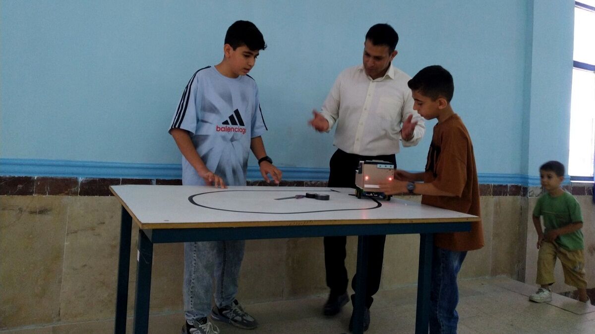 نخستین دوره مسابقات نوآوران رباتیک شهرستان نظرآباد