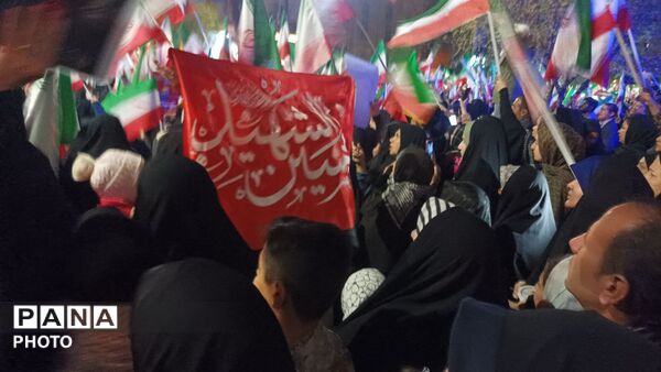 تجمع مردم غیور در مسجد جامع شهرستان نیشابور 