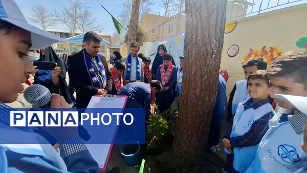 مراسم روز درختکاری در دبستان استاد شهریار 