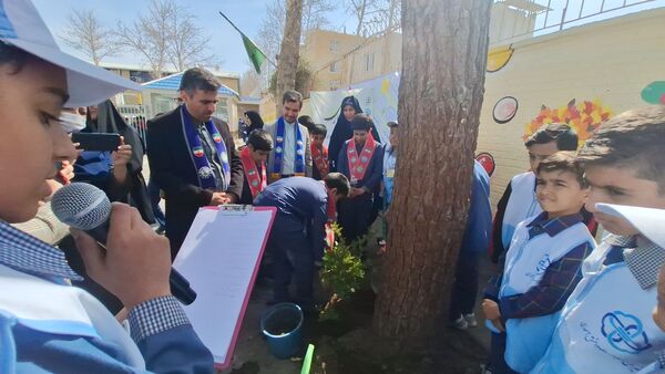 مراسم روز درختکاری در دبستان استاد شهریار 