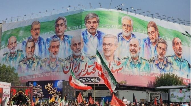 سیمرغانِ اقتدار، ضامنِ وحدت