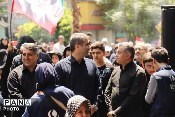 طنین «یا حسین» در مسیر دلدادگی؛ حضور پرشور جاماندگان اربعین در تهران