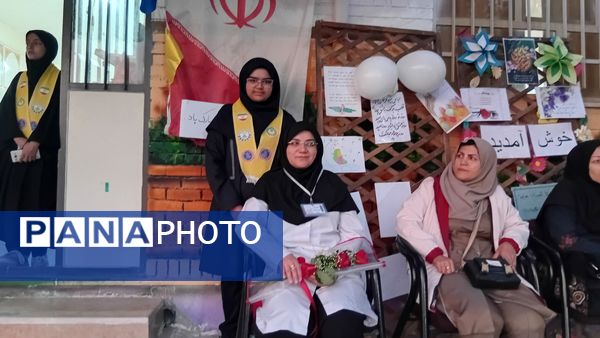 مراسم ولادت حضرت زینب(س) و روز پرستار در دبیرستان عطیه