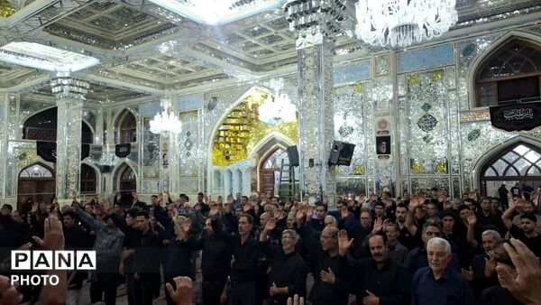 طنین یا حسین در سومین شب محرم از حرم حسین بن الموسی الکاظم (ع)