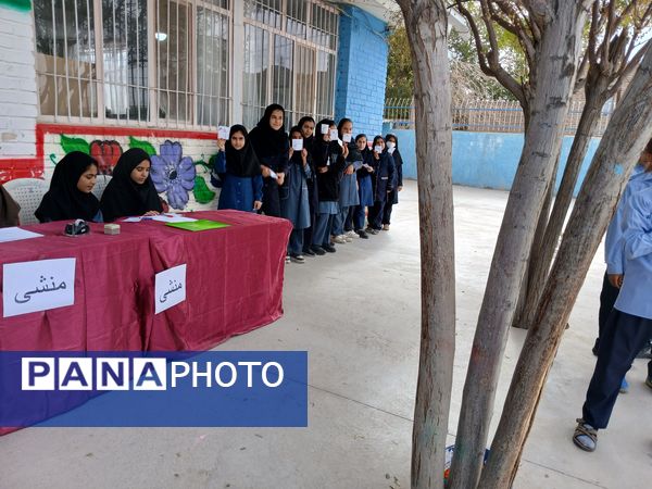 انتخابات شورا‌ی دانش‌آموزی در دبستان شهید‌ دیالمه کاشمر