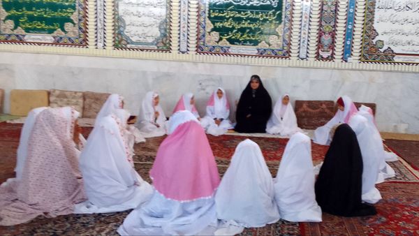 «نماز جمعه» به میزبانی دانش‌آموزان نونهال 