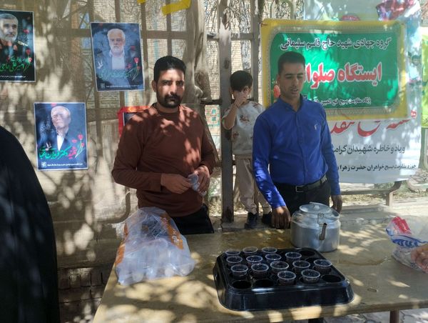 میز خدمت آموزش و پرورش باخرز در نماز جمعه