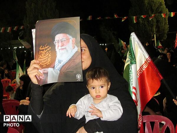 مراسم گرامیداشت آقای شهید ایران و یادبود شهدای شهرستان فلاورجان در اردوگاه شهید بهشتی اصفهان