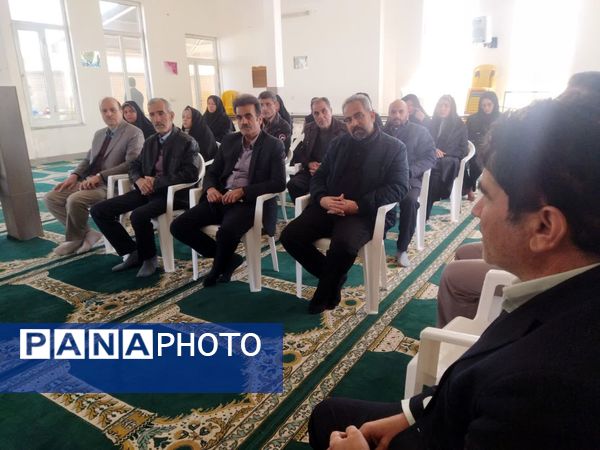 دومین جلسه هدایت تحصیلی پایه نهم دبیرستان نمونه دانش کاشمر