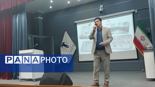 جلسه انجمن اولیا و مربیان در دبیرستان دوره دوم آرمینه مصلی نژاد