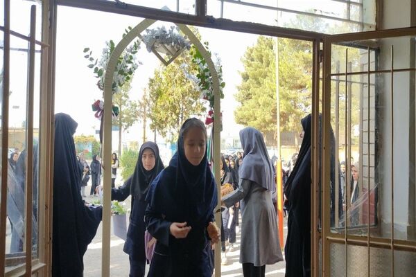 بازگشایی مدارس در دبیرستان دخترانه شهید مجید دهنوی نیشابور