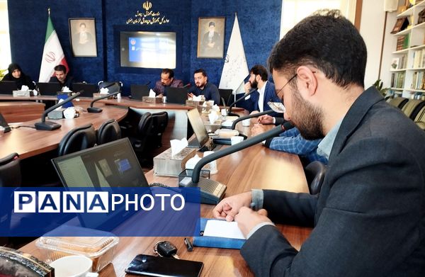 نشست هم‌اندیشی کارشناسان روابط عمومی با مدیر کل آموزش و پرورش خراسان رضوی