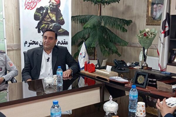 قدردانی دانش‌آموزان ورامینی از آتش‌نشانان در روز ملی آتش‌نشانی