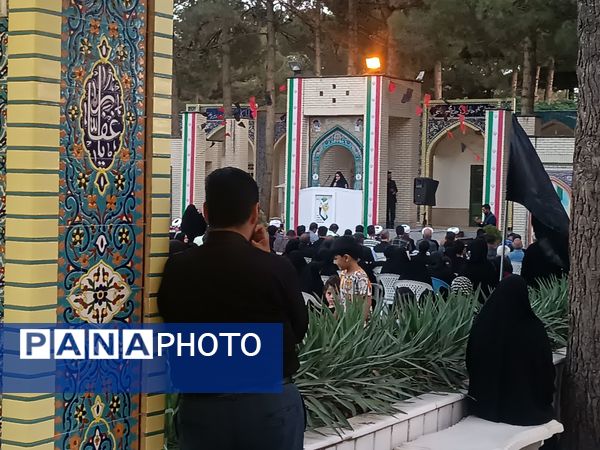 اولین سالگرد شهید محرم هادی میرآبادی بر سر مزارش برگزار شد  