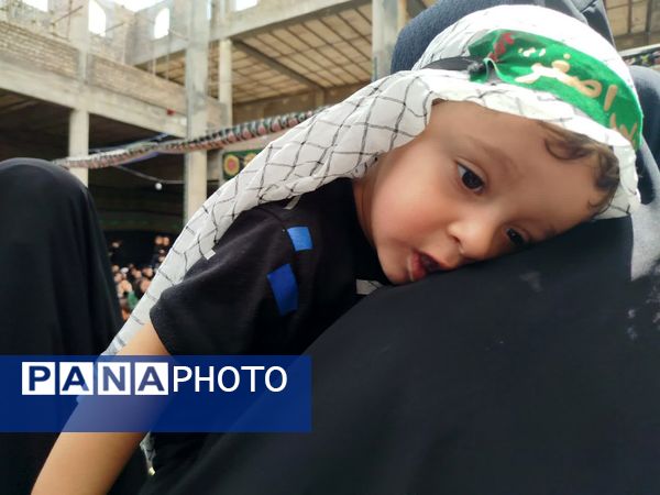 همایش شیرخوارگان حسینی با حضور خیل عظیمی از عزاداران در فاروج 