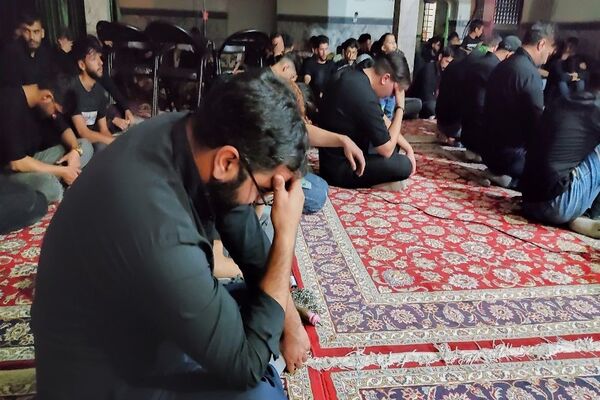 مراسم عزاداری آقا ابا عبدالله الحسین (ع) در شب عاشورا حسینی در شهر بار 
