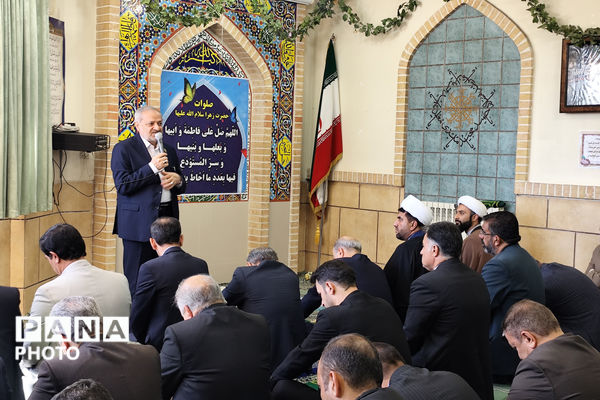 وزیر آموزش و پرورش میهمان دانش‌آموزان مدرسه شاهد دالکی