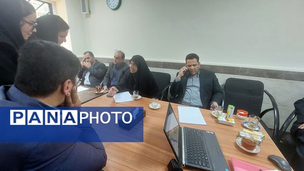 برگزاری میز خدمت به‌مناسبت هفته دولت در بلده