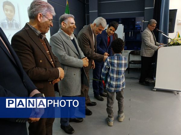 آیین تکریم و تجلیل از پژوهشگران برتر ناحیه۶