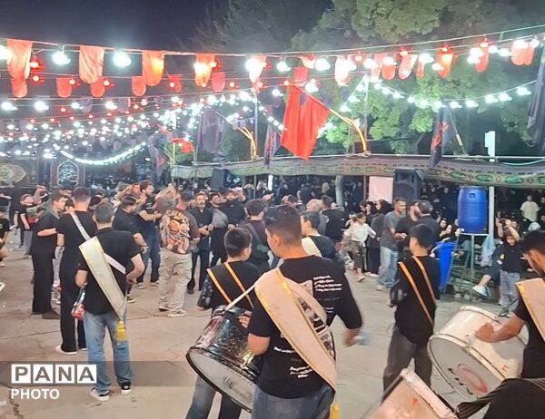 سوگواری مردم ملایر در روز عاشورای حسینی 