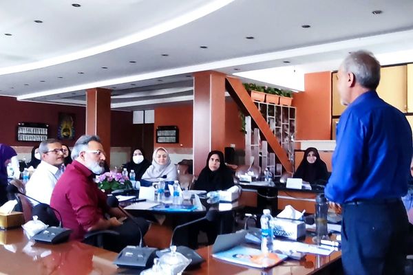 نشست گفت‌وگو محور، با محوریت مدیریت مدرسه در سالن شهدای فرهنگی آموزش و پرورش رباط کریم