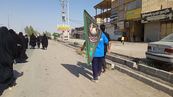 حرکت عشاق اهل بیت از موکب علی اصغری فدافن درآغازین لحظات اربعین حسینی