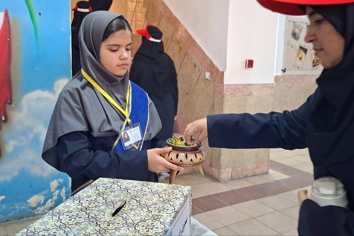 همدل و هم یاور دانش آموز