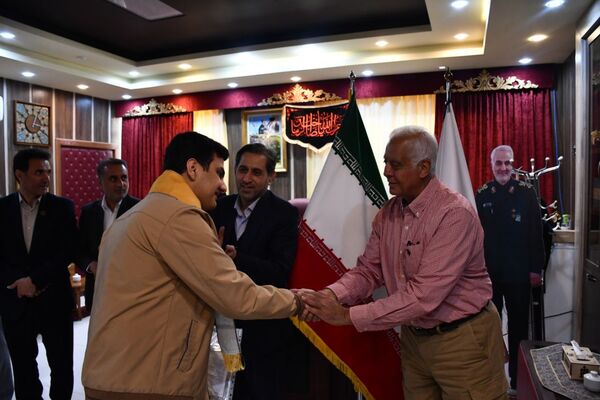 جلسه دانش‌آموزان نخبه عشایر فارس در طرح بنیاد پروفسور مهبودی