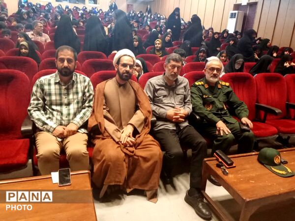 همایش تبیین نقش رسانه در جنگ تحمیلی