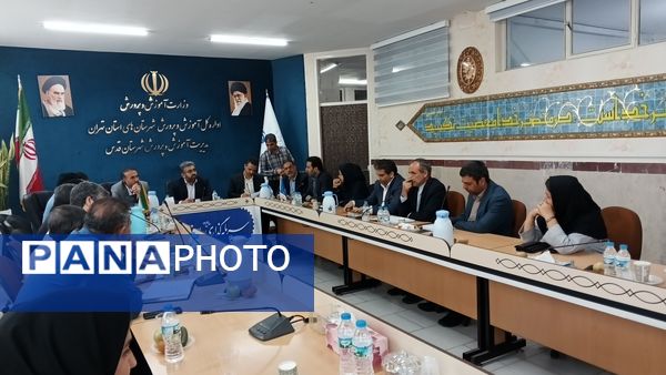 تجلیل از رتبه آوران برتر کنکور 1404در سالن جلسات اداره آموزش وپرورش شهرستان قدس