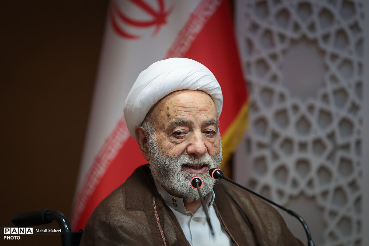 «نماز»؛ کلید تربیت نسل تراز انقلاب/ لزوم تبیین آثار تربیتی فریضه الهی برای دانش‌آموزان