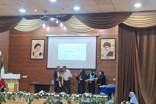 تقدیر از سرمایه‌های انسانی سازمان دانش‌آموزی ناحیه ۴ شیراز