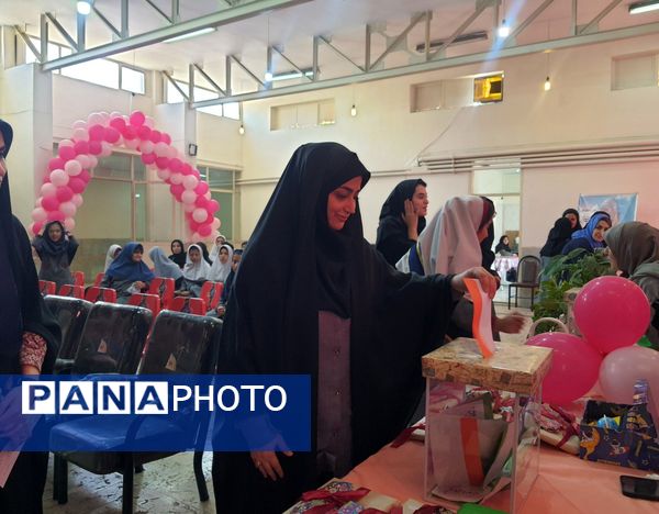 جشن عاطفه‌ها در منطقه ۱۸ پایتخت