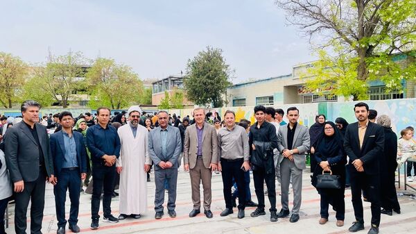 برپایی بازارچه در دبستان معلم آشخانه 