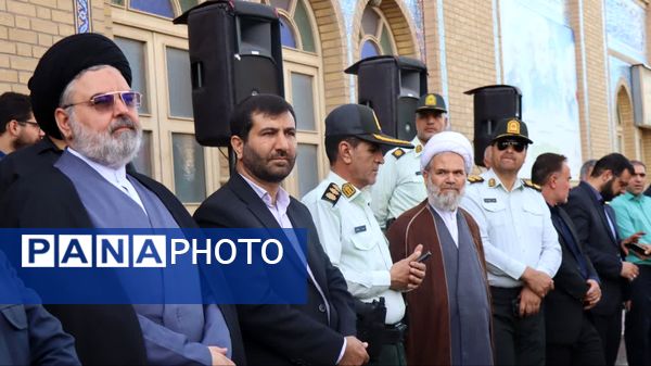  ادای احترام دانش‌آموزان و فرهنگیان شهرستان پاکدشت به مقام شامخ شهیدان مقاومت و شهید سید حسن نصرالله 