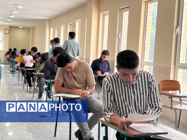 حال و هوای امتحانات نهایی در حوزه‌های دبیرستان‌های اصفهان