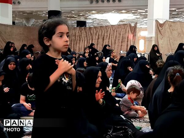 مراسم عزادای بانوان در حرم حضرت معصومه(س)