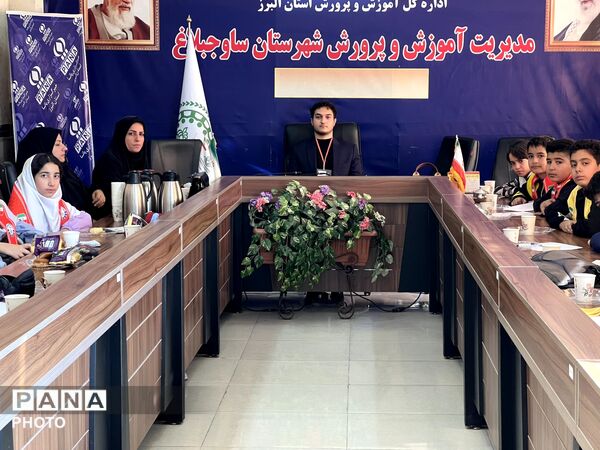 اولین جلسه آموزش خبرنگاری برای دانش‌آموزان پانا در هشتگرد 